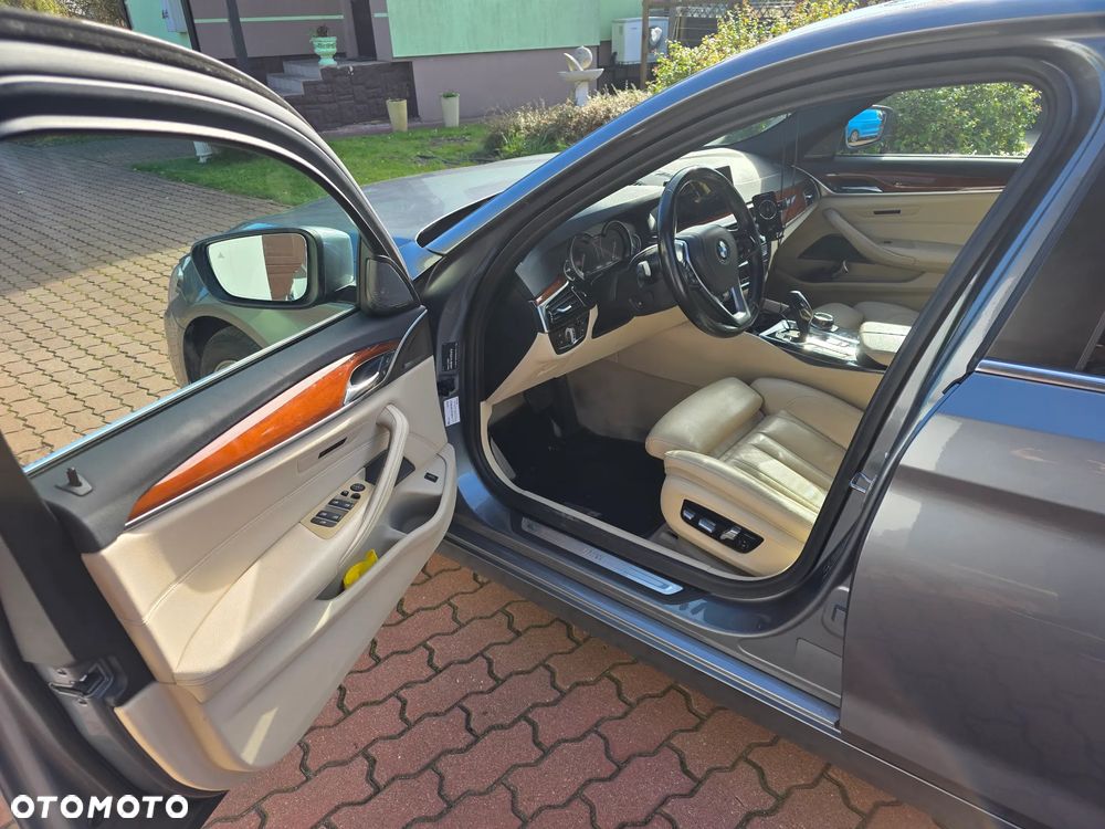 BMW Seria 5 520d xDrive - 4