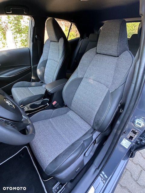 Toyota Corolla 1.8 Business Edition - 38