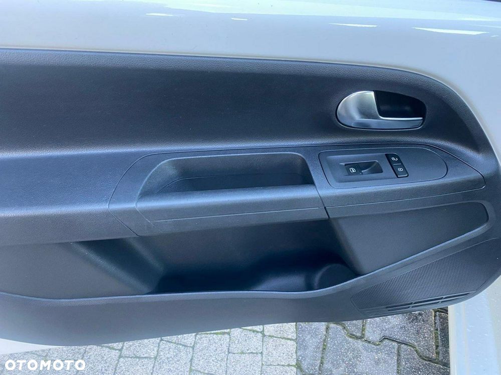 Volkswagen up! - 13