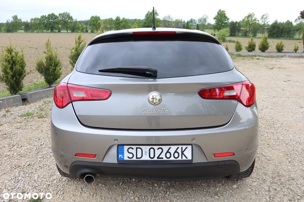 Alfa Romeo Giulietta 1.6 JTDM Distinctive - 8