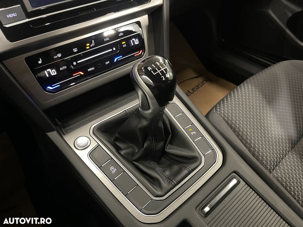 Volkswagen Passat 1.5 TSI ACT Advance - 23