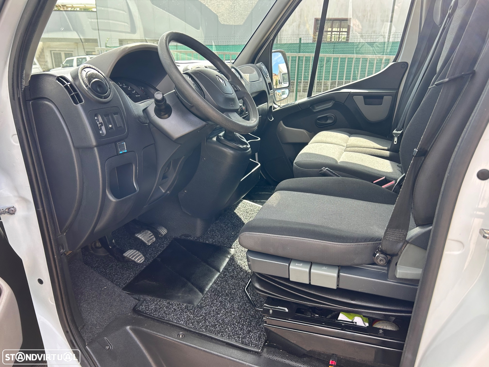 Renault TRAFIC - 10