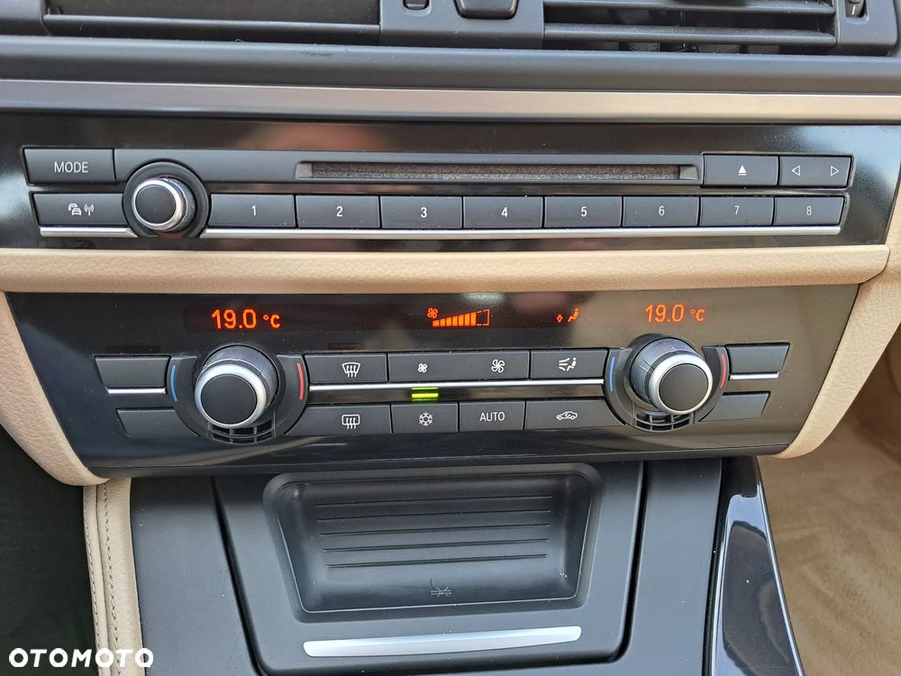 BMW Seria 5 520d Special Edition - 24