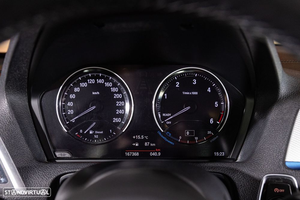 BMW 116 d Pack M - 11