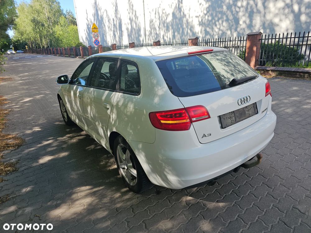 Audi A3 Sportback 2.0 TDI DPF Ambiente - 3