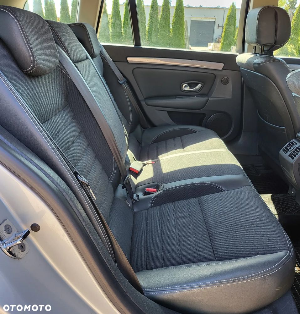Renault Laguna 2.0 dCi FAP Initiale - 18