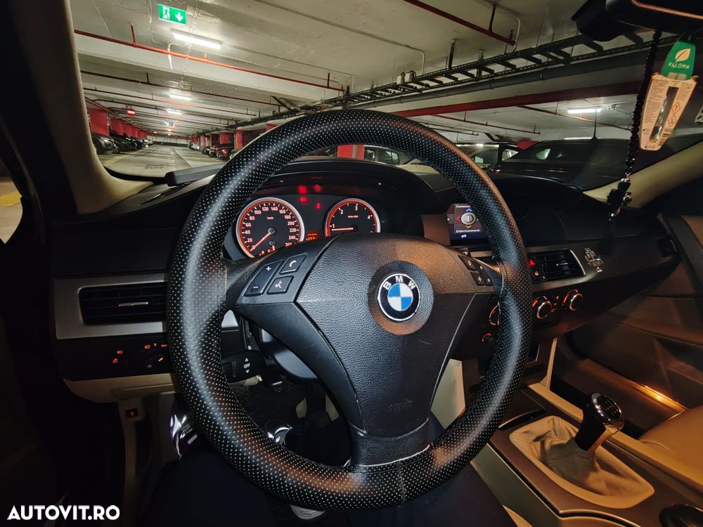 BMW Seria 5 520d - 14