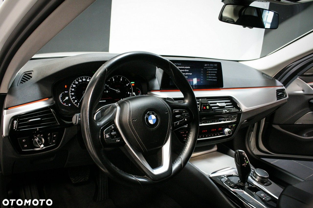 BMW Seria 5 520d xDrive Sport Line sport - 13