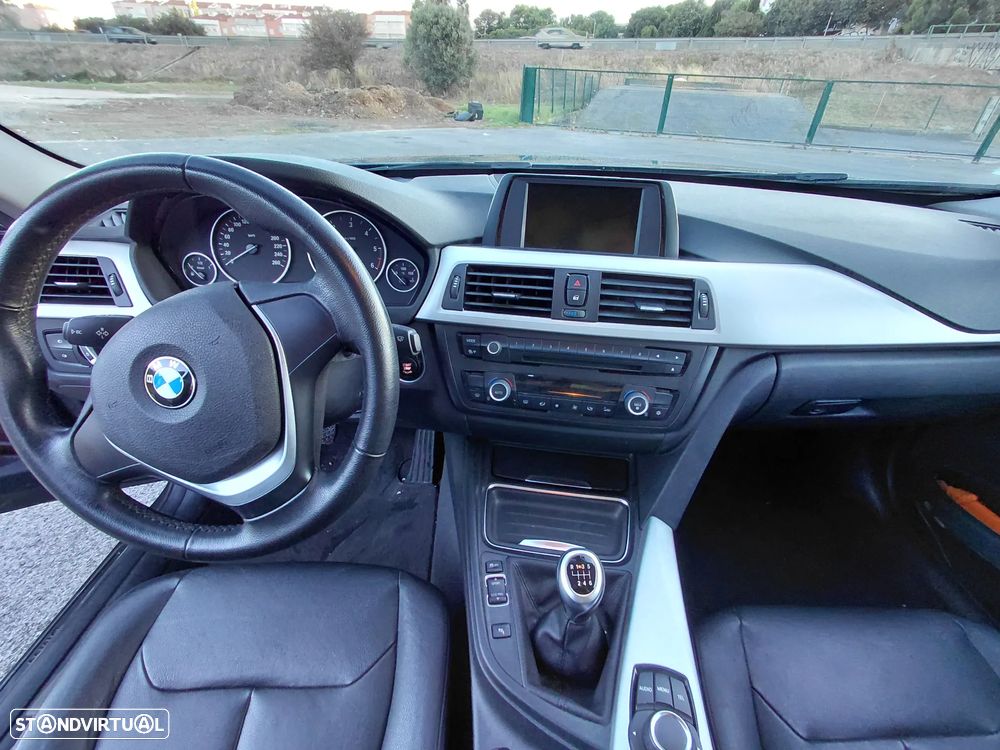 BMW 320 d EfficientDynamics Line Luxury - 13