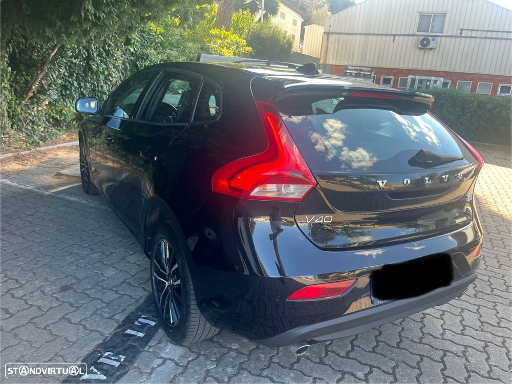 Volvo V40 2.0 D3 R-Design Momentum - 6
