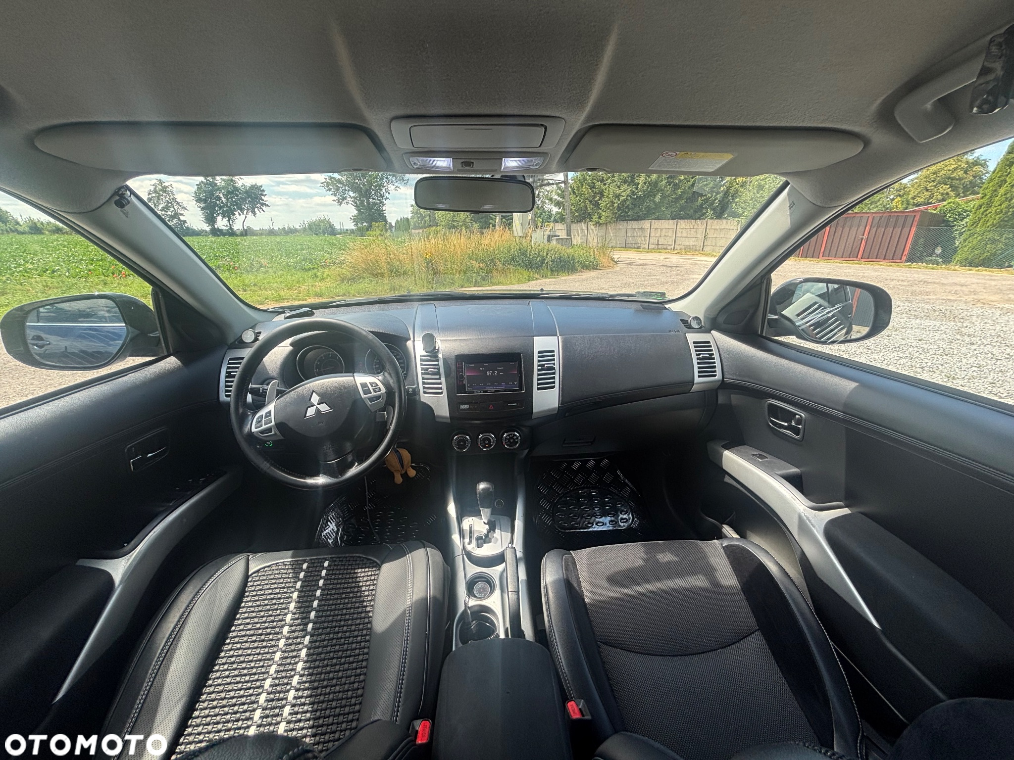 Mitsubishi Outlander - 8