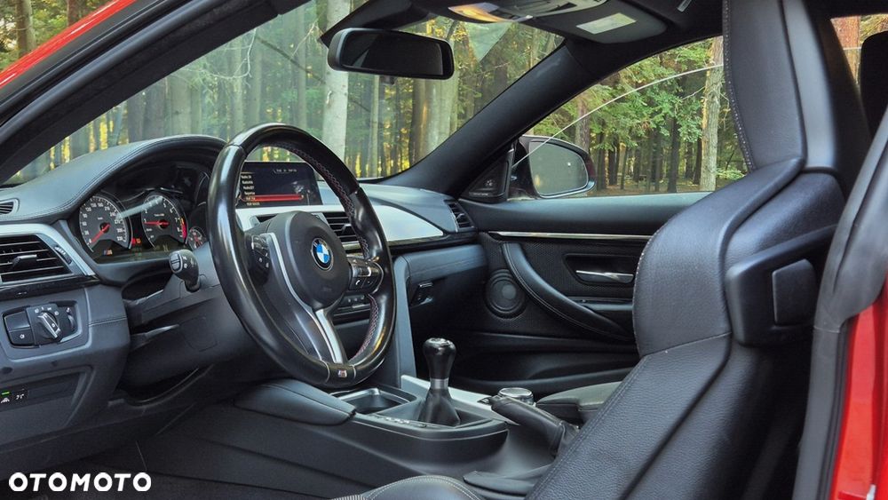 BMW M4 Standard - 13