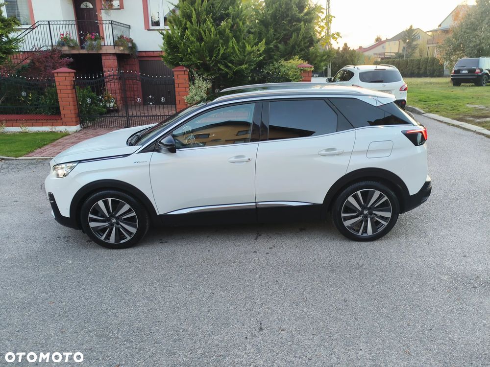 Peugeot 3008 1.6 PureTech HYbrid4 GT Line S&S EAT8 - 28