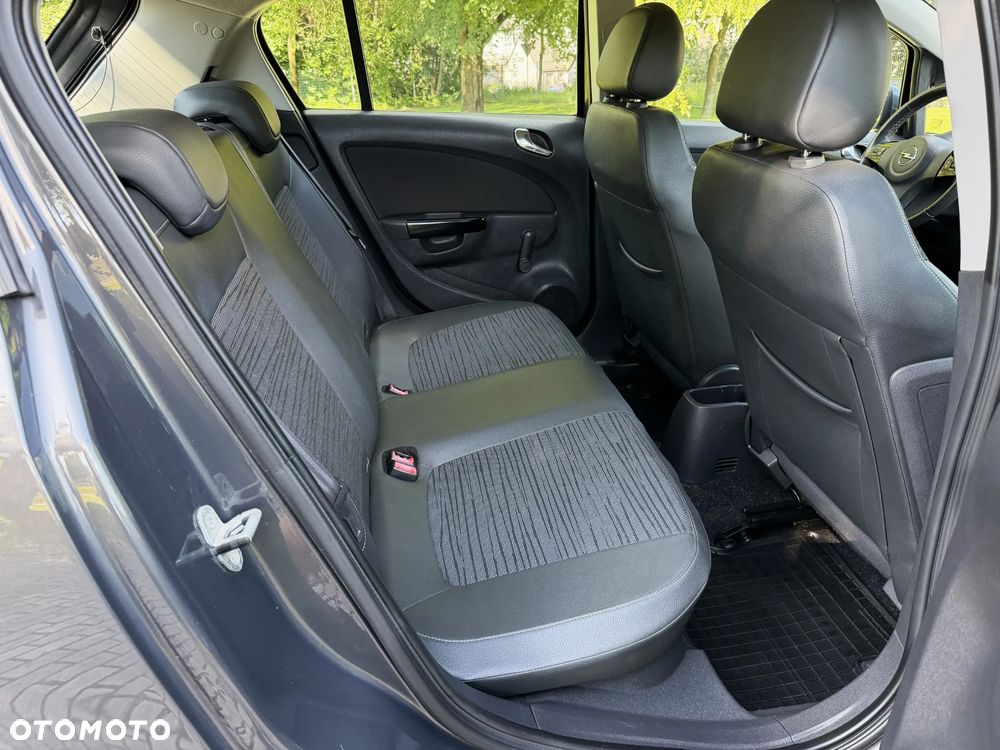 Opel Corsa 1.2 16V Cosmo - 21