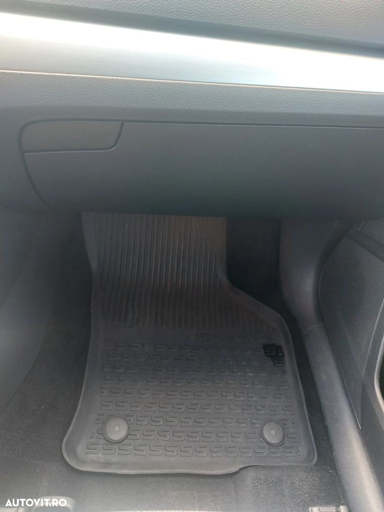 Skoda Superb 2.0 TDI DSG Ambition - 28
