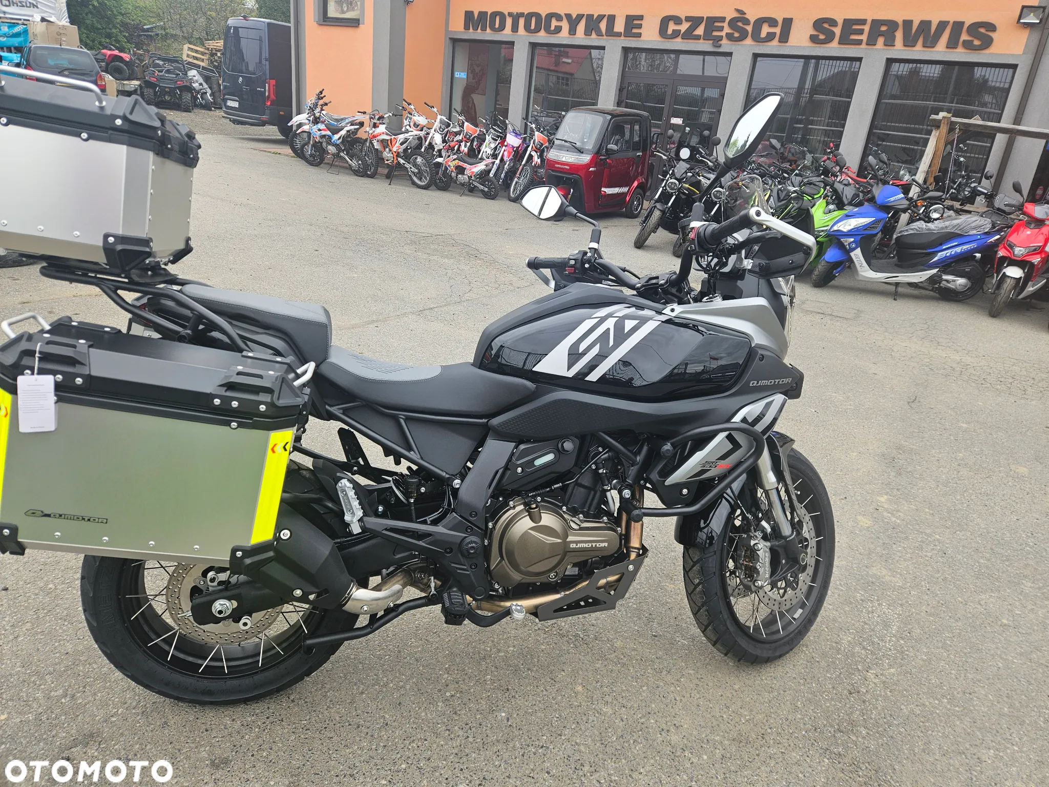 QJMOTOR SRT 600SX - 16