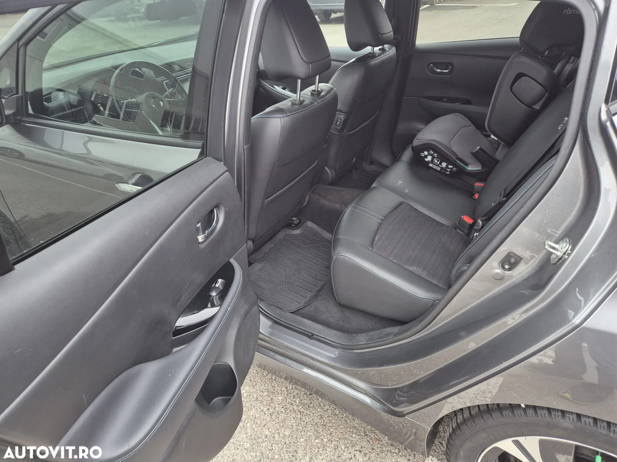 Nissan LEAF N-Connecta - 10