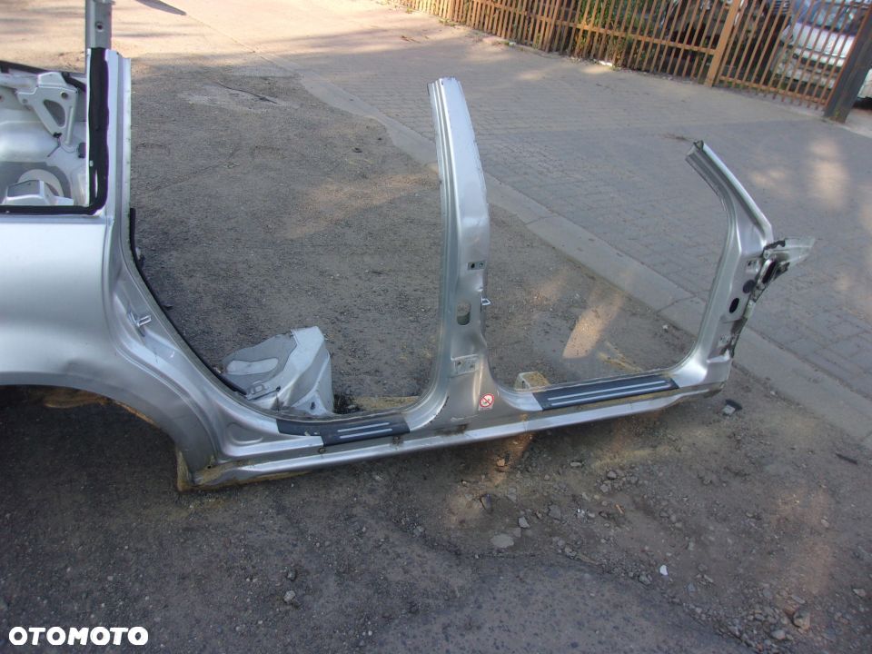 PRÓG PRAWY VOLKSWAGEN PASSAT B5 KOMBI - 1