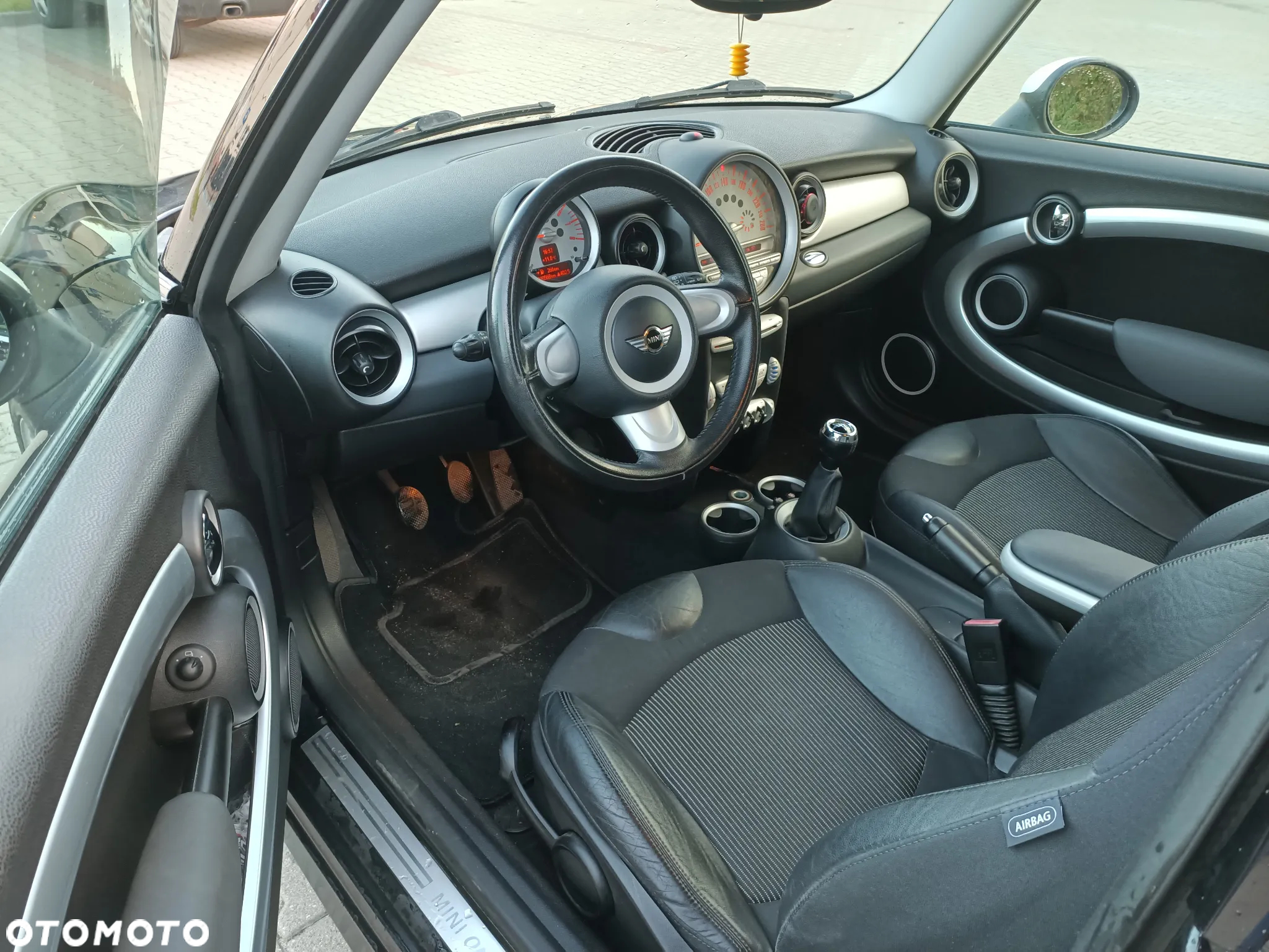 MINI ONE Standard - 6