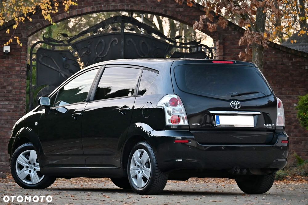 Toyota Corolla Verso 1.8 Sol + 7os - 18