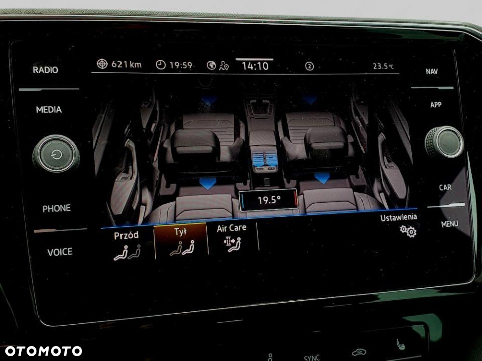 Volkswagen Passat - 25