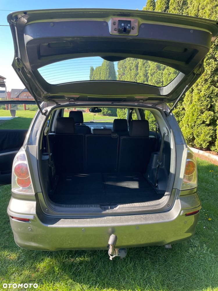 Toyota Corolla Verso - 16