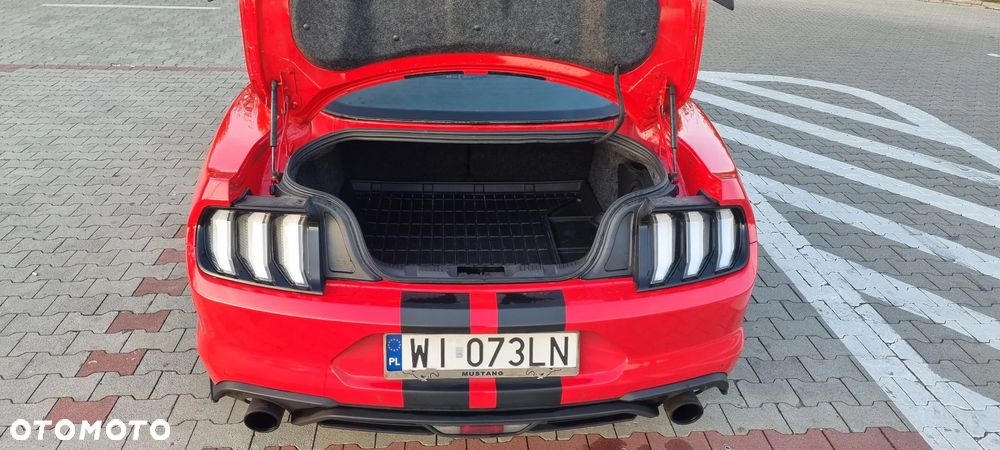 Ford Mustang - 8
