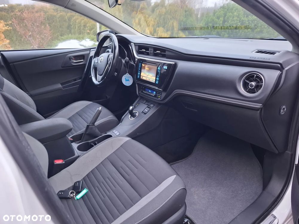 Toyota Auris - 13