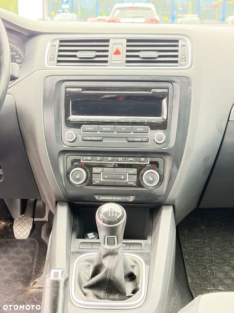 Volkswagen Jetta 1.4 TSI Highline - 16