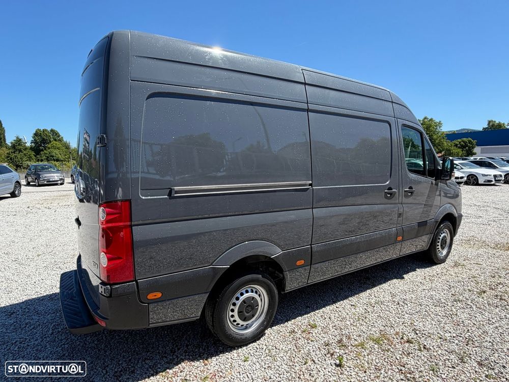 VW Crafter 35 2.0 TDi 109 Médio Tecto Alto Extra - 6