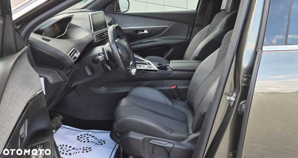 Peugeot 5008 - 5