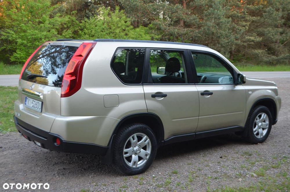 Nissan X-Trail 2.0 SE - 10