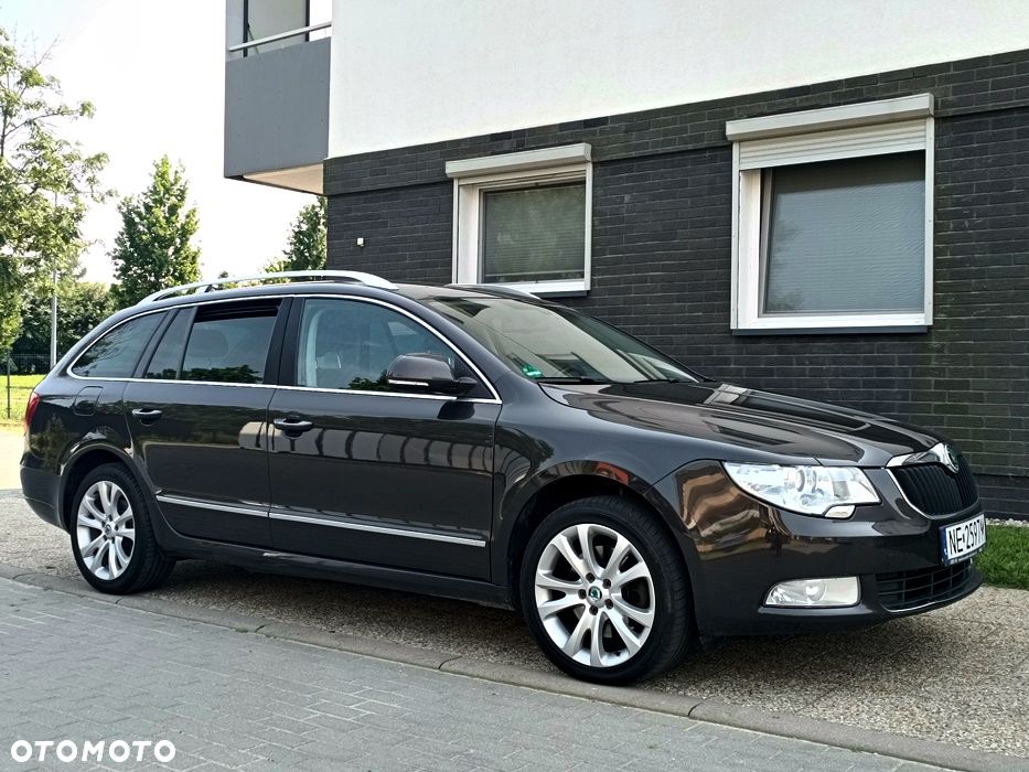 Skoda Superb 2.0 TDI DSG Exclusive - 4