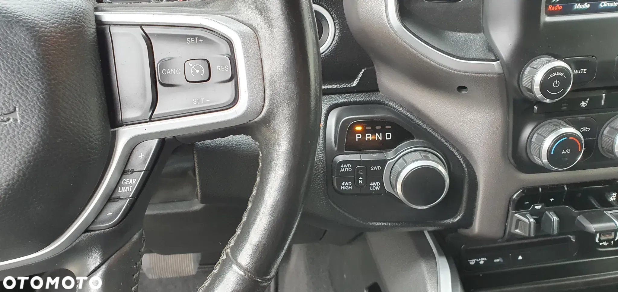 Dodge RAM 1500 5.7 4x4 - 18