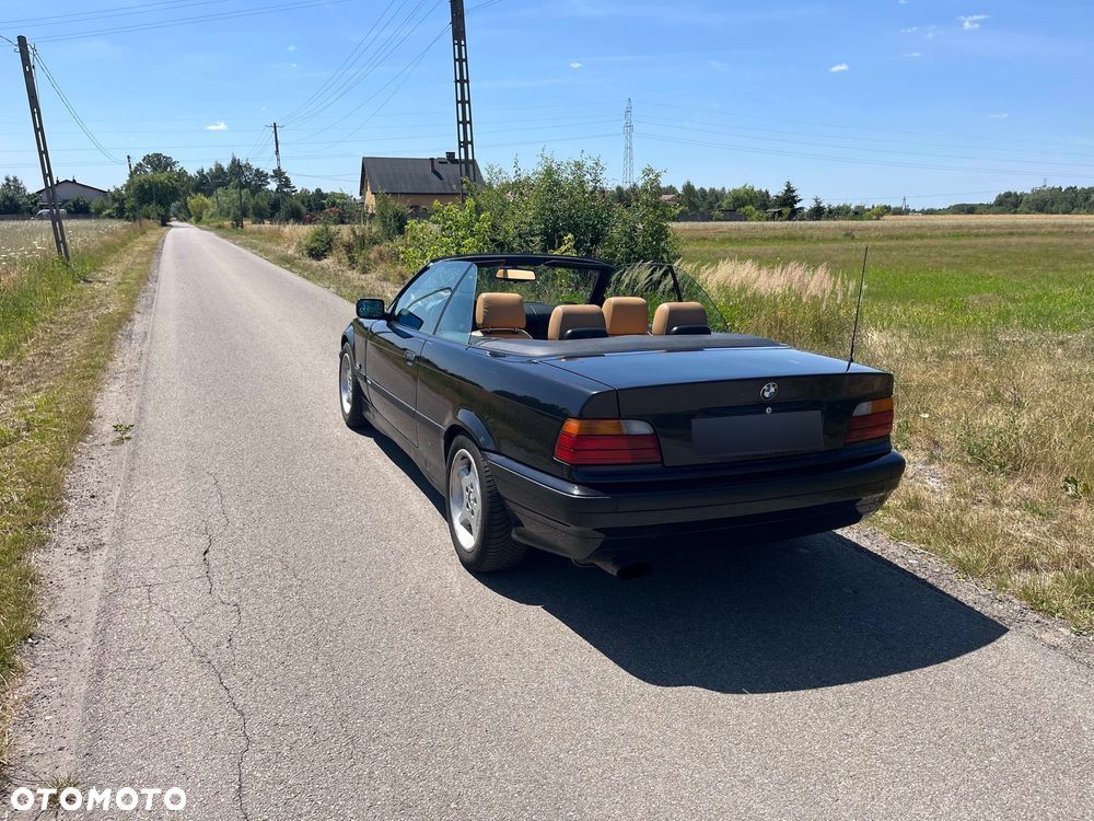 BMW Seria 3 320i Cabriolet - 7