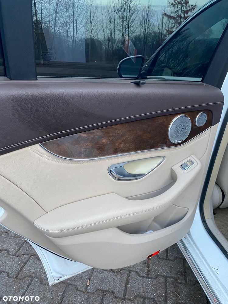 Mercedes-Benz Klasa C 300 7G-TRONIC Exclusive - 17