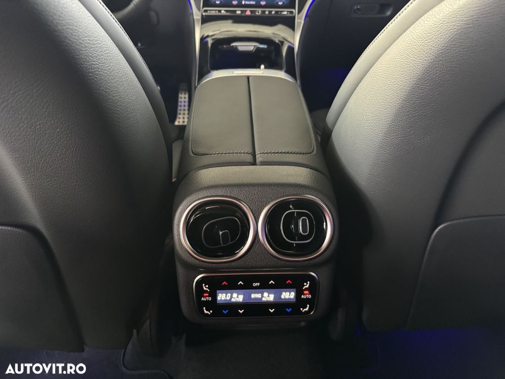 Mercedes-Benz GLC Coupe 300 4Matic 9G-TRONIC AMG Line Advanced - 13