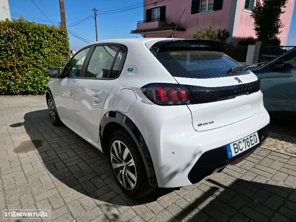 Peugeot 208 - 4
