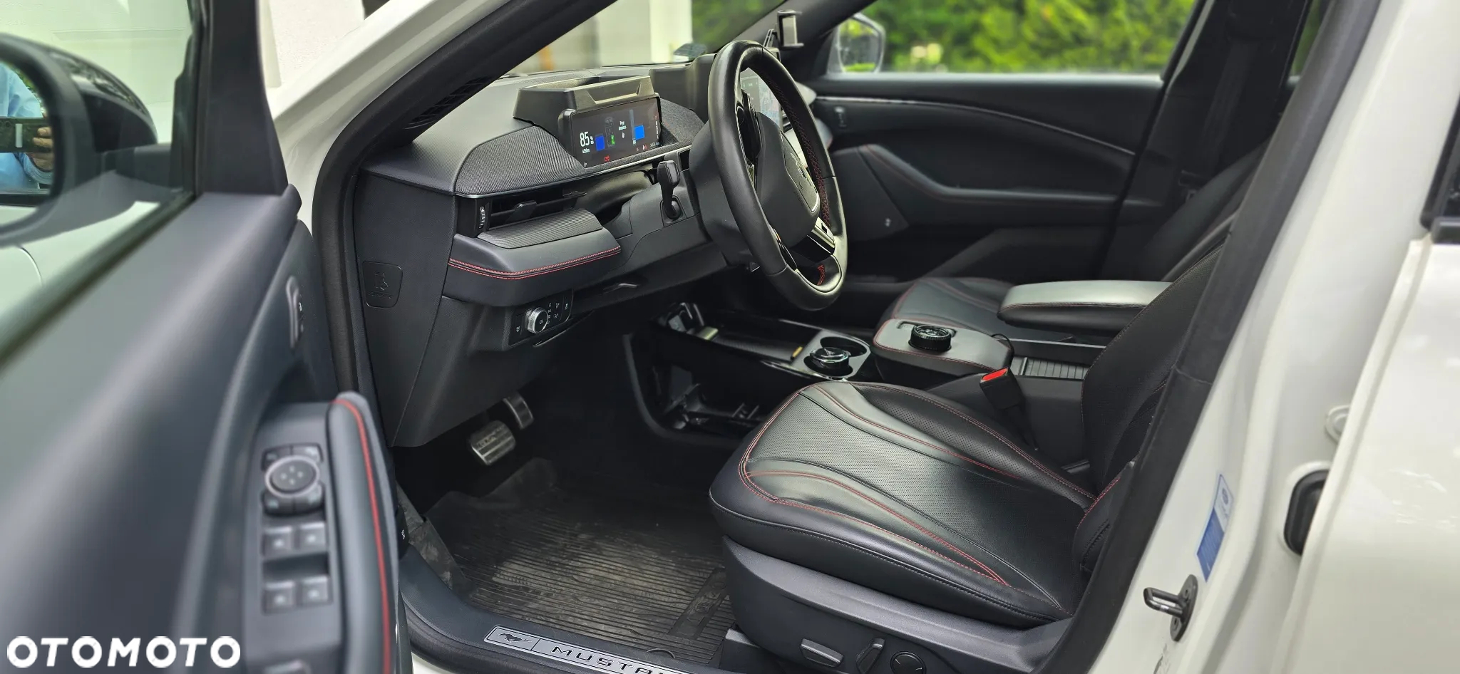 Ford Mustang Mach-E 98kWh AWD Premium - 26