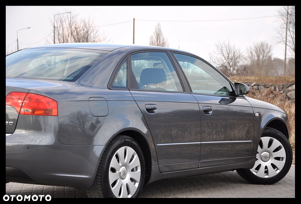 Audi A4 Limousine - 10