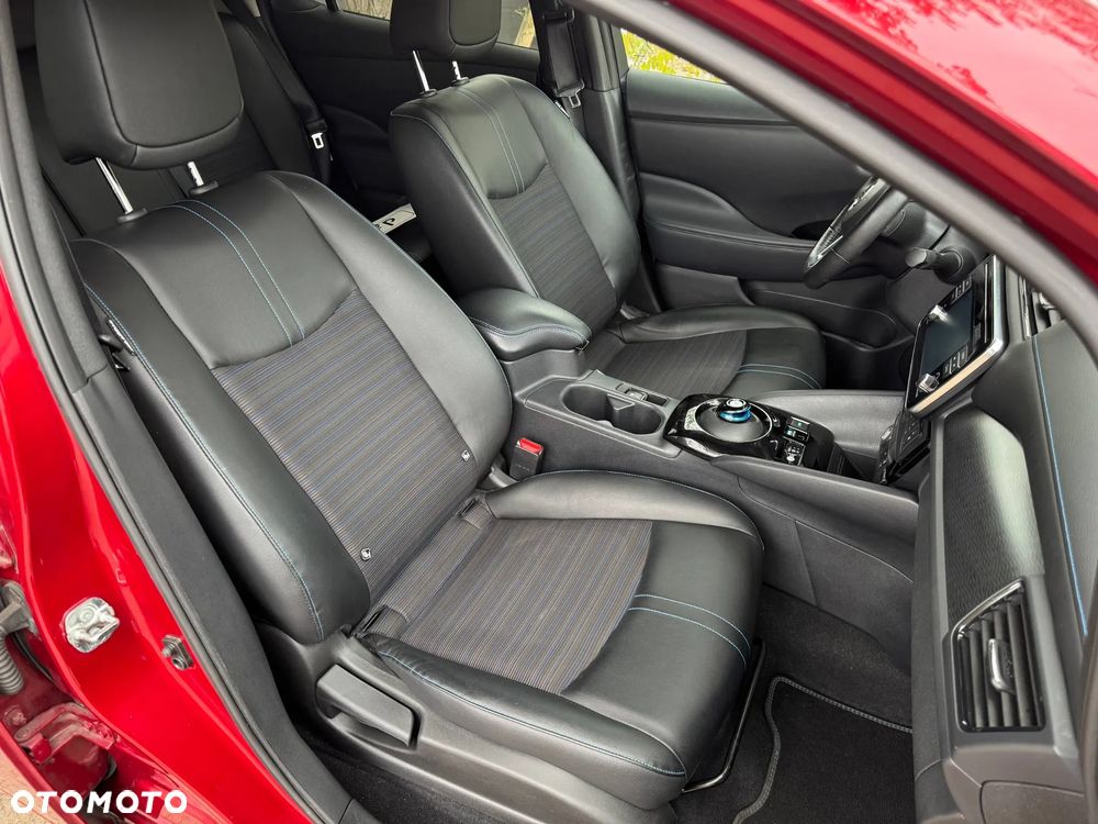 Nissan Leaf 40 kWh Tekna - 21