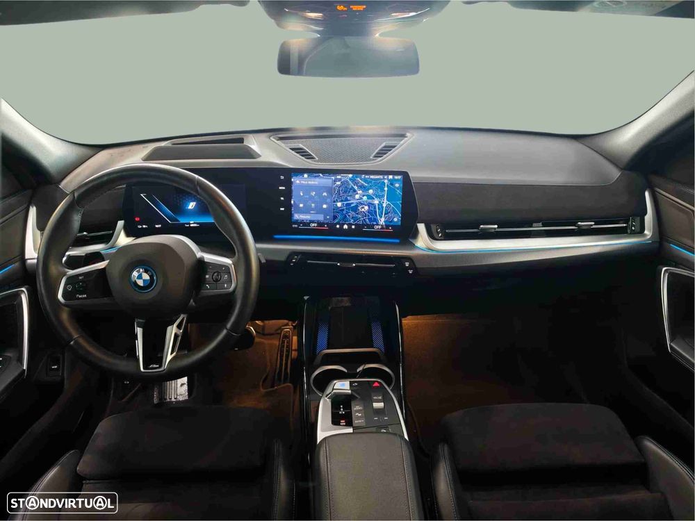 BMW iX2 eDrive20 Pack Desportivo M Pro - 6