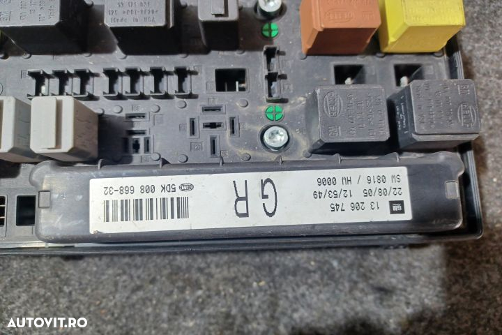 Panou sigurante si relee 13206745 Opel Astra H [2004 - 2007] wagon 1. - 4