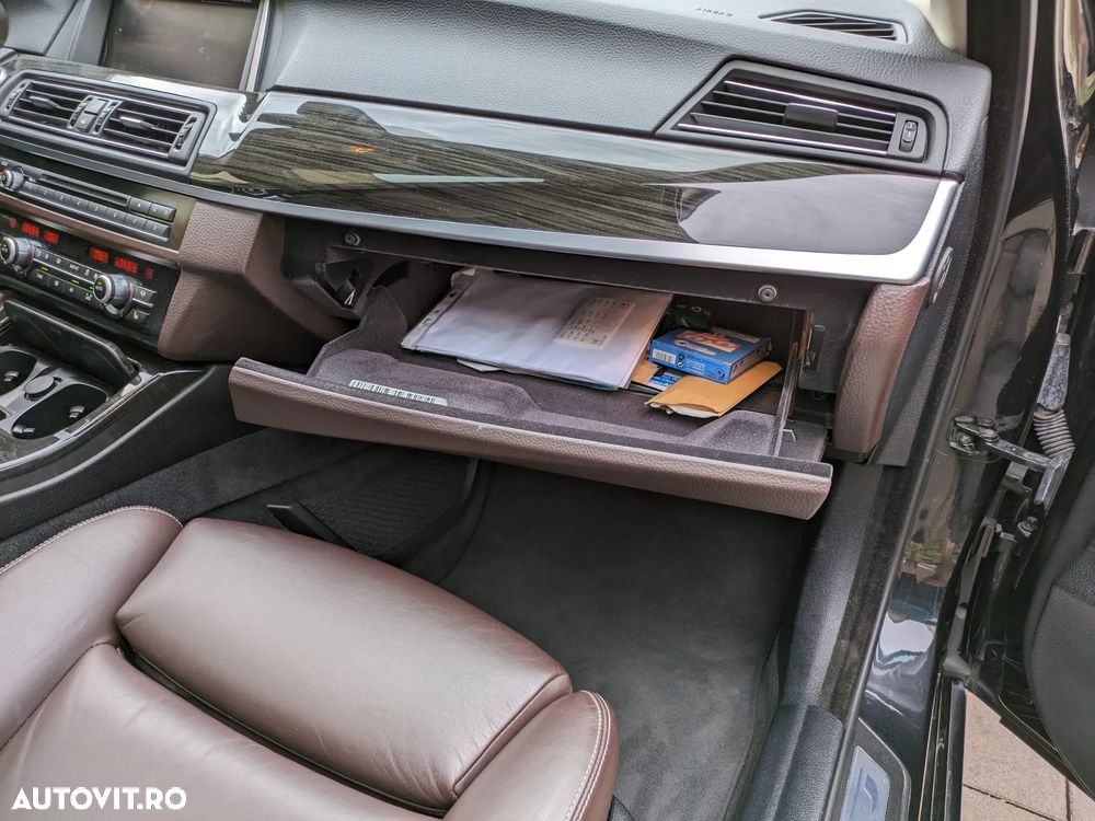 BMW Seria 5 525d xDrive Aut. Luxury Line - 14