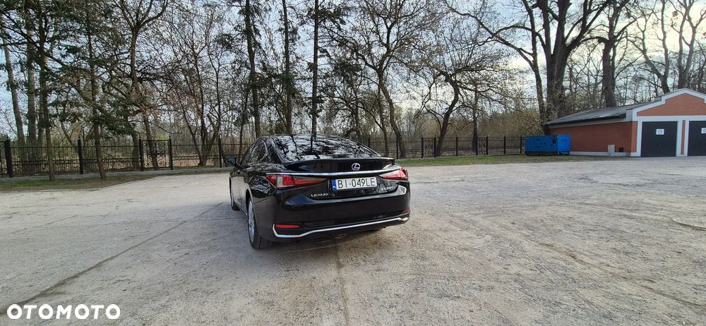 Lexus ES 300h Style Edition - 7