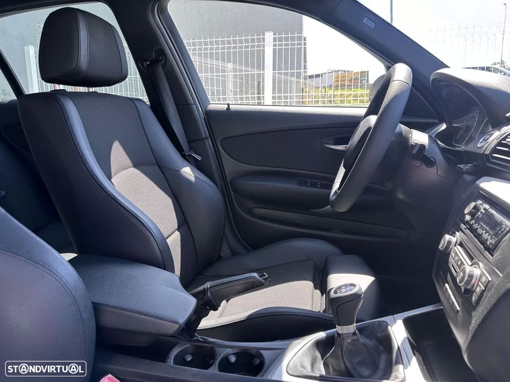 BMW 118 d Pack M - 43