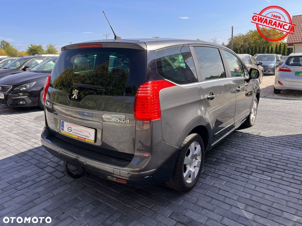 Peugeot 5008 - 10