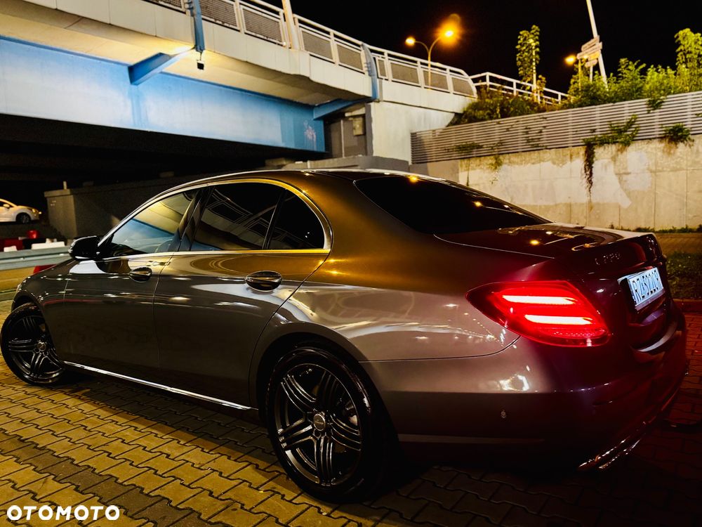 Mercedes-Benz Klasa E 220 d T 9G-TRONIC Avantgarde - 11