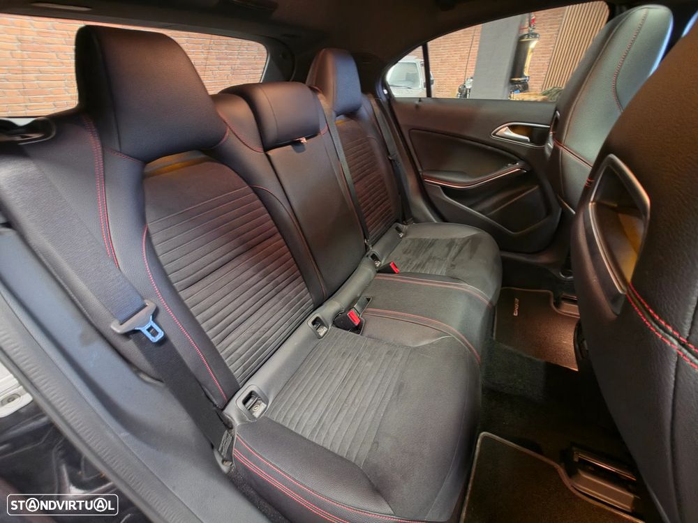 Mercedes-Benz A 200 d 7G-DCT AMG Line - 23