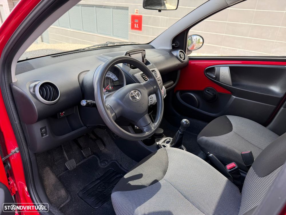 Toyota Aygo 1.0 + AC+VSC - 18